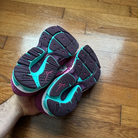 Womens Purple Mizuno Shoes - Picture 8 of 11